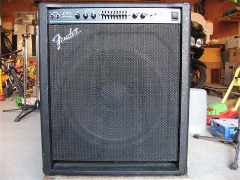 fender bxr 200 bass amp.